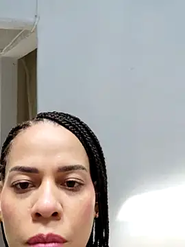 Snapshot of Dannacamila chatting on November 17, 2025, 4:11 pm Dannacamila online show from November 17, 2025, 4:11 pm