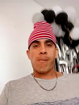 LarryCapija online show from October 10, 2025, 7:58 pm