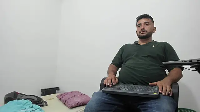 Snapshot of isearchcompany chatting on December 16, 2025, 1:21 am isearchcompany online show from December 16, 2025, 1:21 am