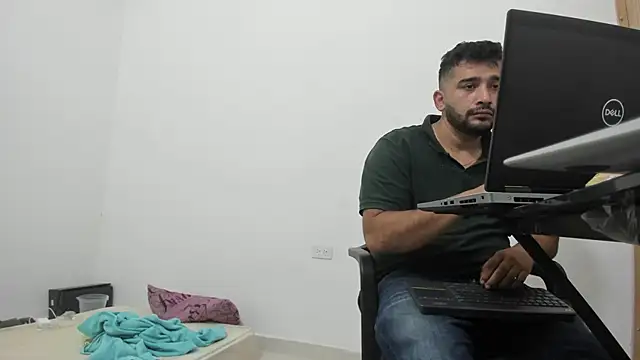 Snapshot of isearchcompany chatting on December 16, 2025, 2:32 pm isearchcompany online show from December 16, 2025, 2:32 pm