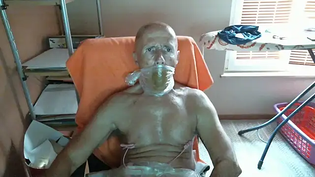 Snapshot of olibrius71 chatting on July 13, 2026, 6:18 pm olibrius71 online show from July 13, 2026, 6:18 pm
