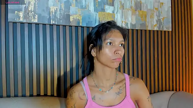 LauraAristizabal online show from February 5, 2026, 12:34 pm