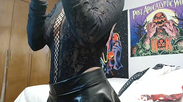 MINI Petite online show from January 9, 2026, 9:22 pm