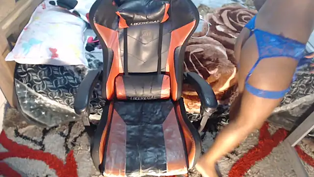 sexyjustin202 online show from November 5, 2025, 10:57 pm