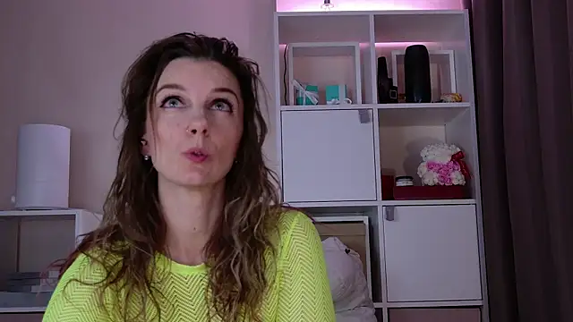 Karamelsw  online show from March 25, 2026, 7:57 pm