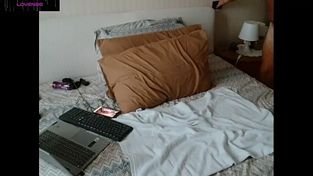 genova1970 online show from September 18, 2025, 4:54 pm