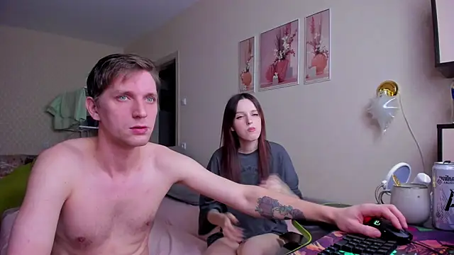 DavidAndSophie online show from December 20, 2025, 1:25 pm