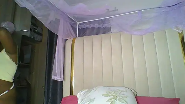 CuteJ online show from August 3, 2026, 1:06 pm