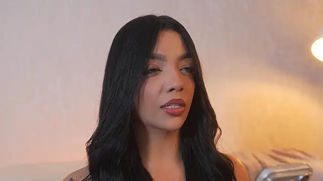 Snapshot of sarah_hiill chatting on December 3, 2025, 9:25 pm sarah hiill online show from December 3, 2025, 9:25 pm