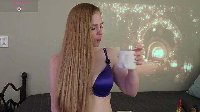 CharlotteDoe online show from November 6, 2025, 6:06 am