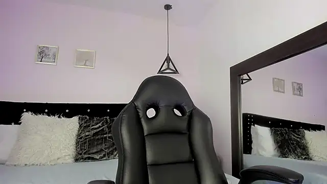 CeliWoods online show from September 24, 2025, 11:50 am