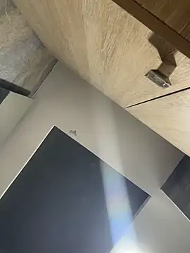 CeliWoods online show from December 20, 2025, 10:07 am