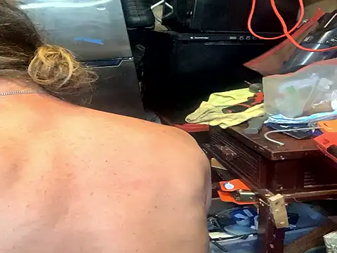 Snapshot of Likewise chatting on November 14, 2025, 7:28 pm Likewise online show from November 14, 2025, 7:28 pm