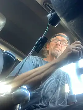 Snapshot of Likewise chatting on November 9, 2025, 1:31 am Likewise online show from November 9, 2025, 1:31 am