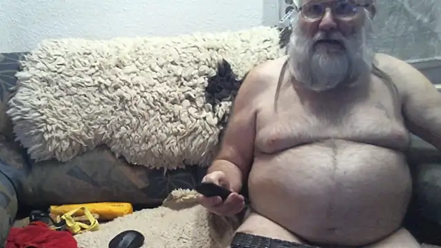 Snapshot of SexySantaC chatting on October 19, 2025, 8:11 pm SexySantaC online show from October 19, 2025, 8:11 pm