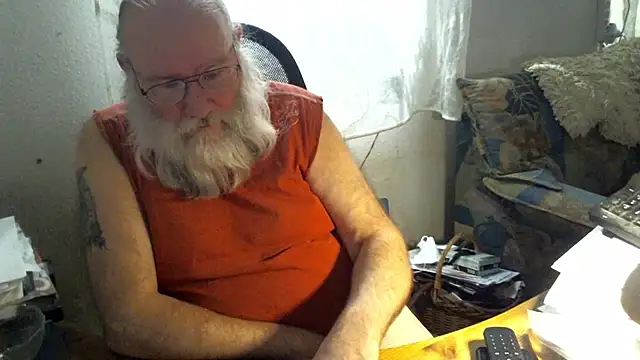 Snapshot of SexySantaC chatting on October 27, 2025, 3:57 pm SexySantaC online show from October 27, 2025, 3:57 pm