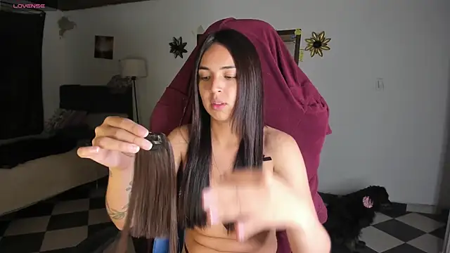 Snapshot of Miss_Nicole chatting on February 6, 2025, 2:11 am Miss Nicole online show from February 6, 2025, 2:11 am