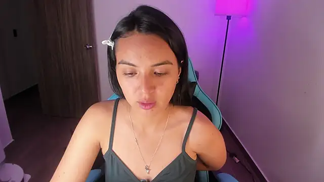 Snapshot of Miss_Nicole chatting on December 2, 2025, 7:15 pm Miss Nicole online show from December 2, 2025, 7:15 pm