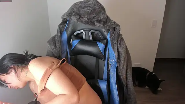 Snapshot of Miss_Nicole chatting on October 21, 2025, 1:16 am Miss Nicole online show from October 21, 2025, 1:16 am