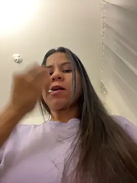 Reggie-Liam online show from April 25, 2026, 12:13 am