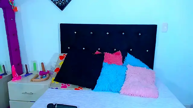 Jenng18 online show from November 16, 2025, 6:07 am