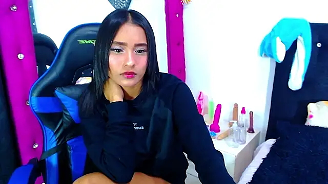 Jenng18 online show from April 11, 2026, 7:56 am