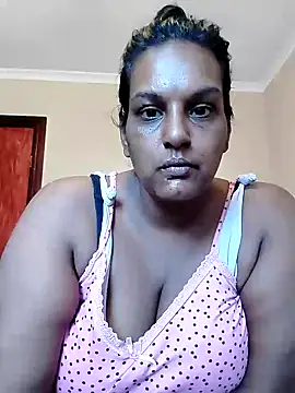 Snapshot of NWC4LYF chatting on December 17, 2025, 7:35 am NWC4LYF online show from December 17, 2025, 7:35 am