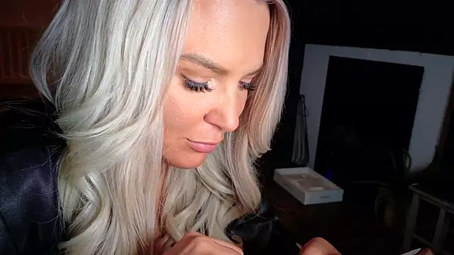 Snapshot of Bustyblondebabe32 chatting on March 20, 2025, 9:02 pm Bustyblondebabe32 online show from March 20, 2025, 9:02 pm