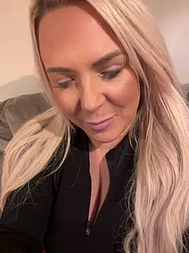 Bustyblondebabe32 online show from January 7, 2026, 6:57 pm