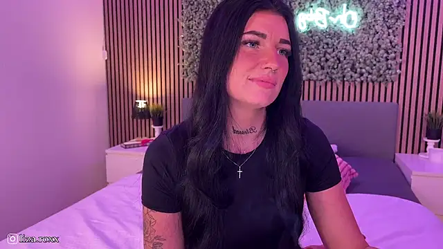 LizaRoxx online show from September 19, 2025, 9:30 pm