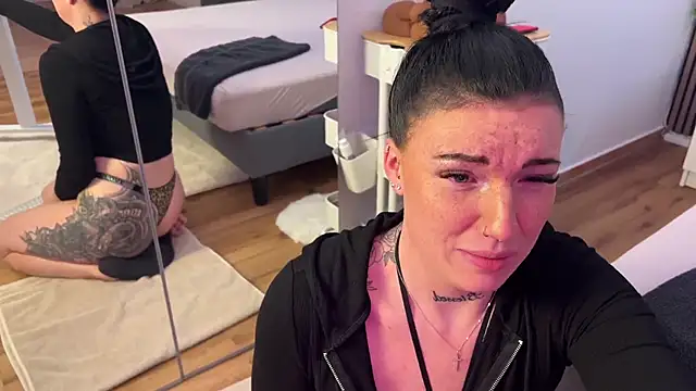 LizaRoxx online show from March 18, 2025, 8:05 pm