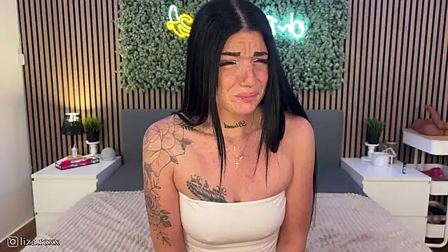 LizaRoxx online show from October 4, 2025, 10:00 pm