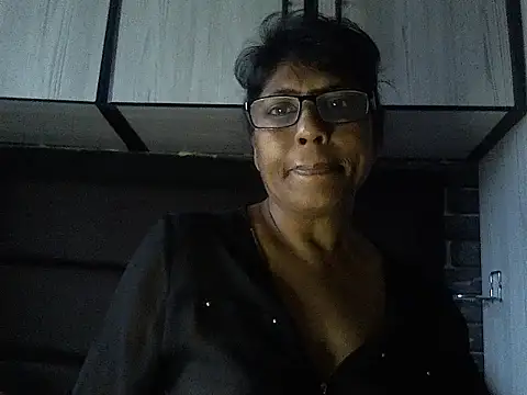 Snapshot of MsAttitude chatting on November 25, 2025, 6:03 am MsAttitude online show from November 25, 2025, 6:03 am