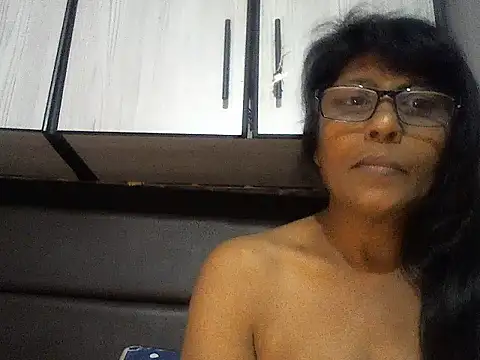 Snapshot of MsAttitude chatting on November 20, 2025, 8:26 am MsAttitude online show from November 20, 2025, 8:26 am