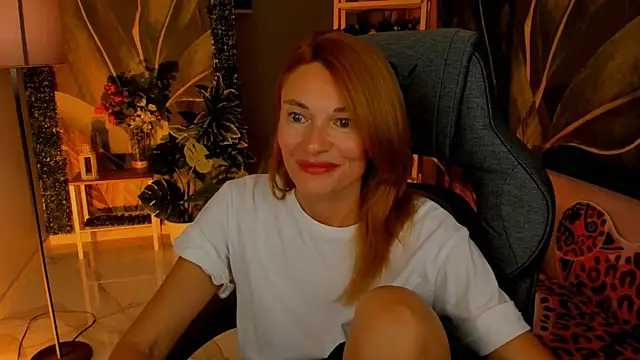 MistyBarnes online show from October 11, 2025, 2:40 pm