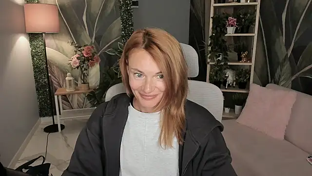 MistyBarnes online show from September 14, 2025, 2:39 pm