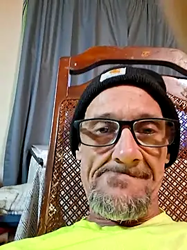 hotnicz10 online show from February 9, 2026, 9:51 am