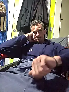 hotnicz10 online show from October 19, 2025, 11:35 am