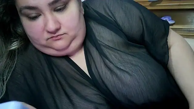 nicholle online show from April 20, 2026, 11:28 pm