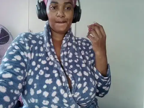 Snapshot of Charlie-Crawford chatting on June 8, 2026, 5:52 am Charlie-Crawford online show from June 8, 2026, 5:52 am