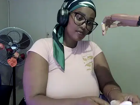 Snapshot of Charlie-Crawford chatting on May 31, 2026, 5:29 pm Charlie-Crawford online show from May 31, 2026, 5:29 pm