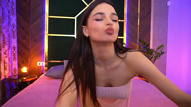 LittleeCutee online show from March 10, 2025, 10:39 am