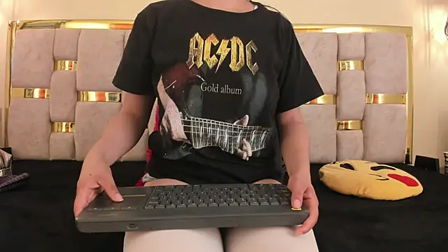 ttata 3 online show from March 10, 2025, 10:34 pm