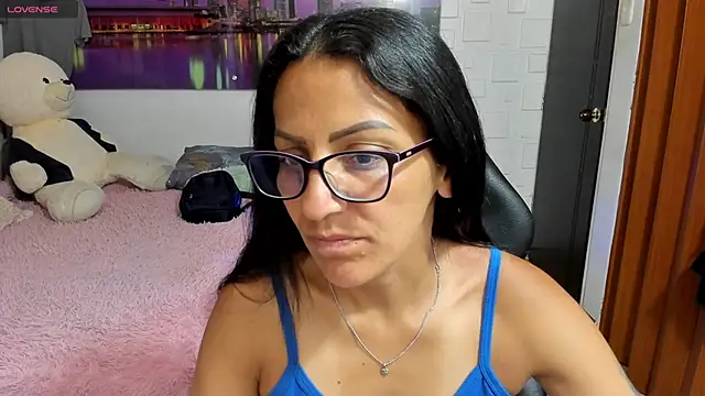 alma blue online show from March 23, 2026, 10:42 pm