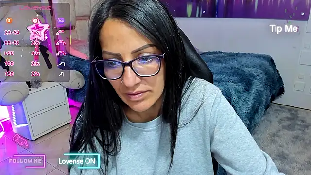 alma blue online show from February 17, 2026, 10:40 pm