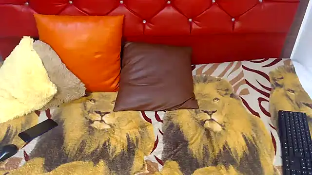 dirtydolltsx online show from February 25, 2026, 9:58 pm