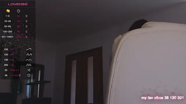 Snapshot of Juliette_Sunshine chatting on September 17, 2025, 6:26 am Juliette Sunshine online show from September 17, 2025, 6:26 am