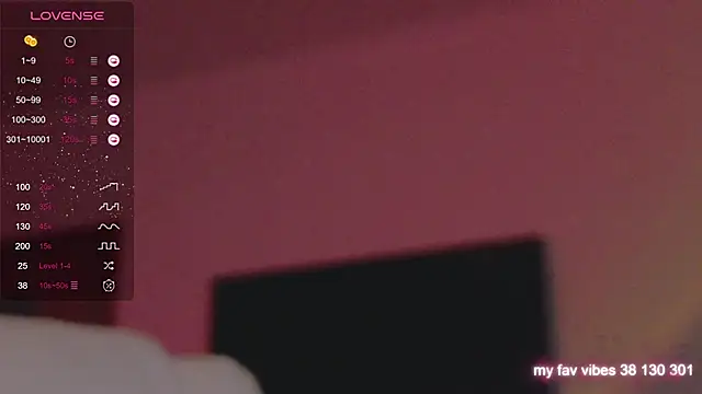 Snapshot of Juliette_Sunshine chatting on September 17, 2025, 10:12 pm Juliette Sunshine online show from September 17, 2025, 10:12 pm