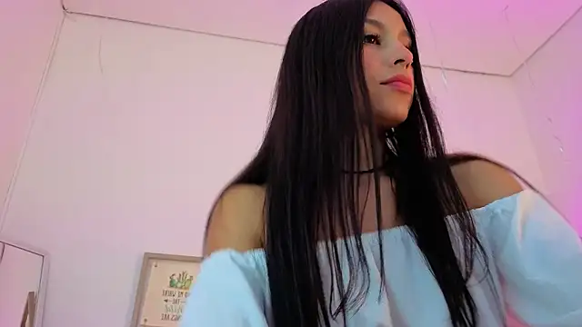 PIA STONE online show from October 20, 2025, 8:09 pm