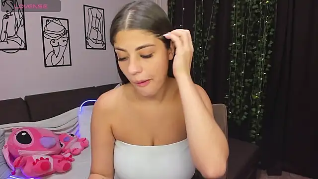 Snapshot of MaryMayson chatting on October 6, 2025, 2:07 pm MaryMayson online show from October 6, 2025, 2:07 pm